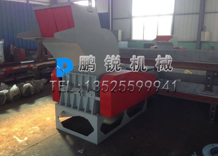 大型塑料粉碎機.jpg